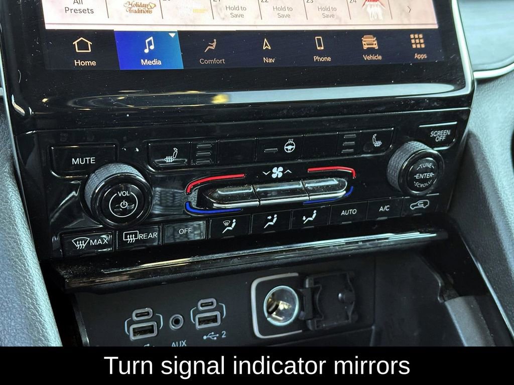 Used 2023 Jeep Grand Cherokee L Limited w/ Black Appearance Package image 31