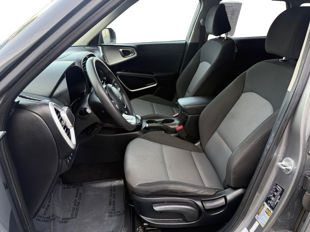 Used 2023 Kia Soul LX w/ Option Group 015 FWD image 10