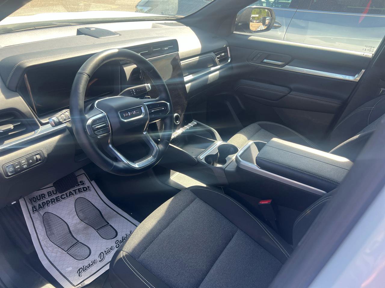 Used 2025 GMC Terrain Elevation image 11