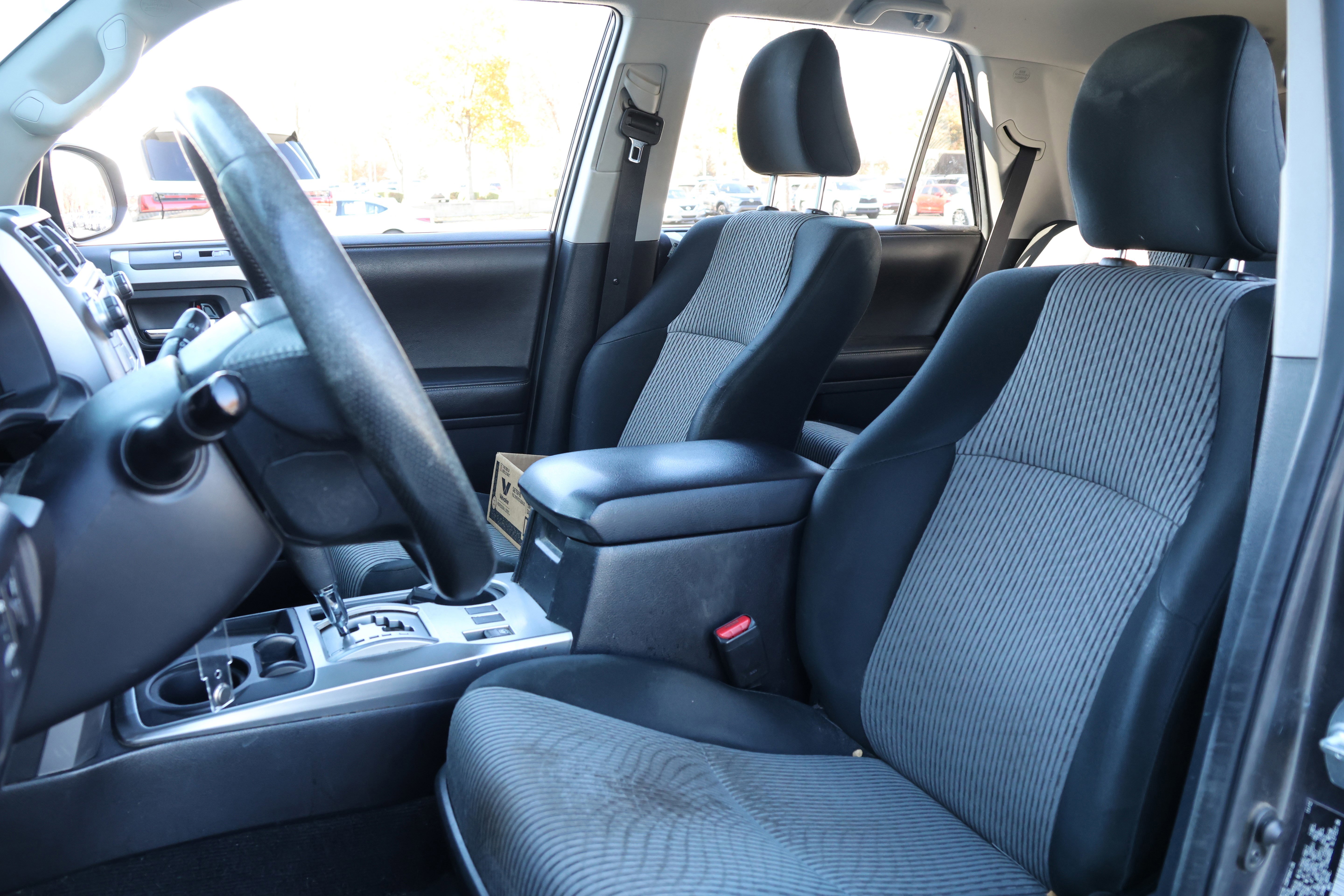 Used 2014 Toyota 4Runner SR5 image 31