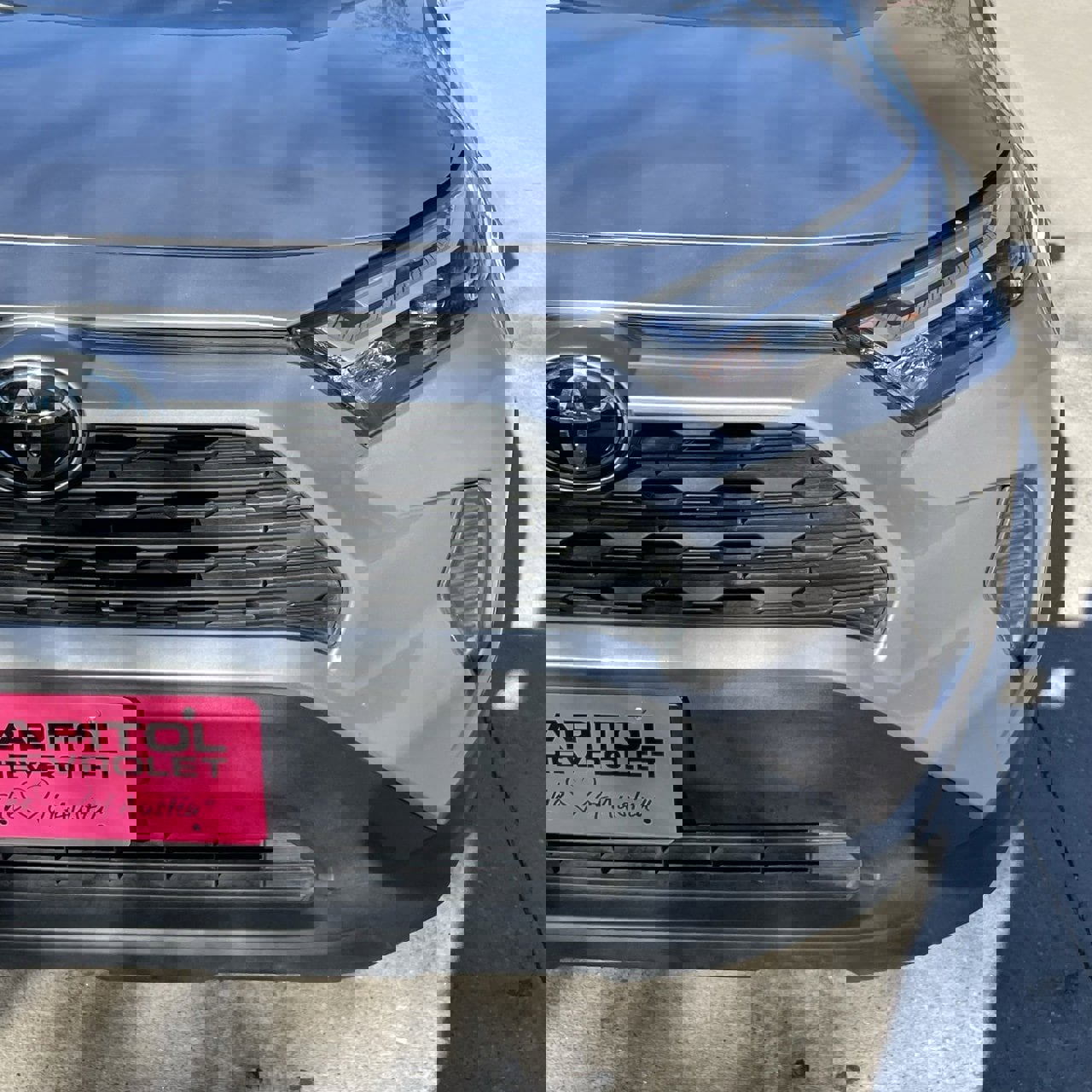 Used 2025 Toyota RAV4 XLE image 8