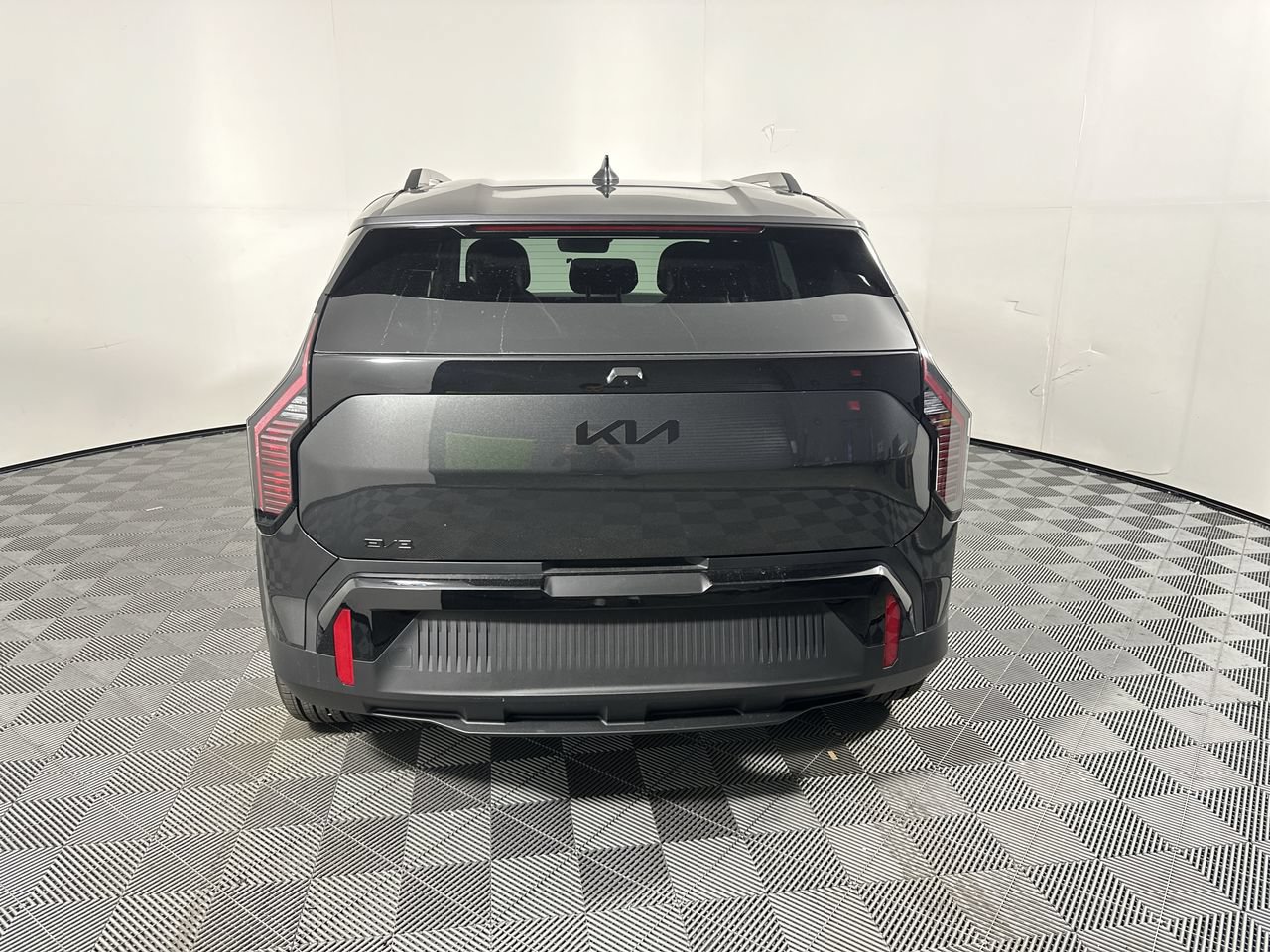 New 2027 Kia EV3 Wind FWD image 21
