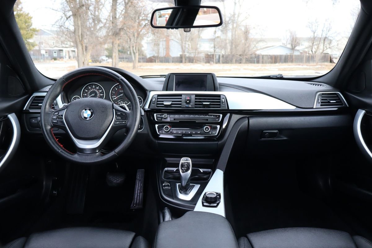 Used 2018 BMW 330i Sedan image 16