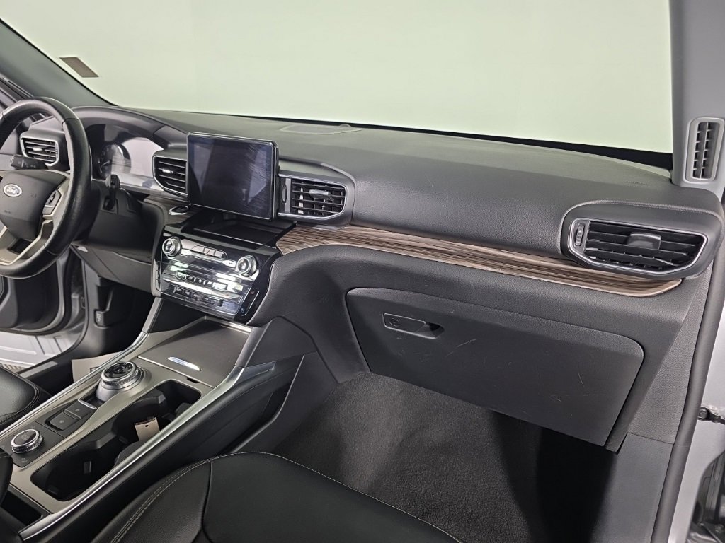 Used 2021 Ford Explorer Limited image 42