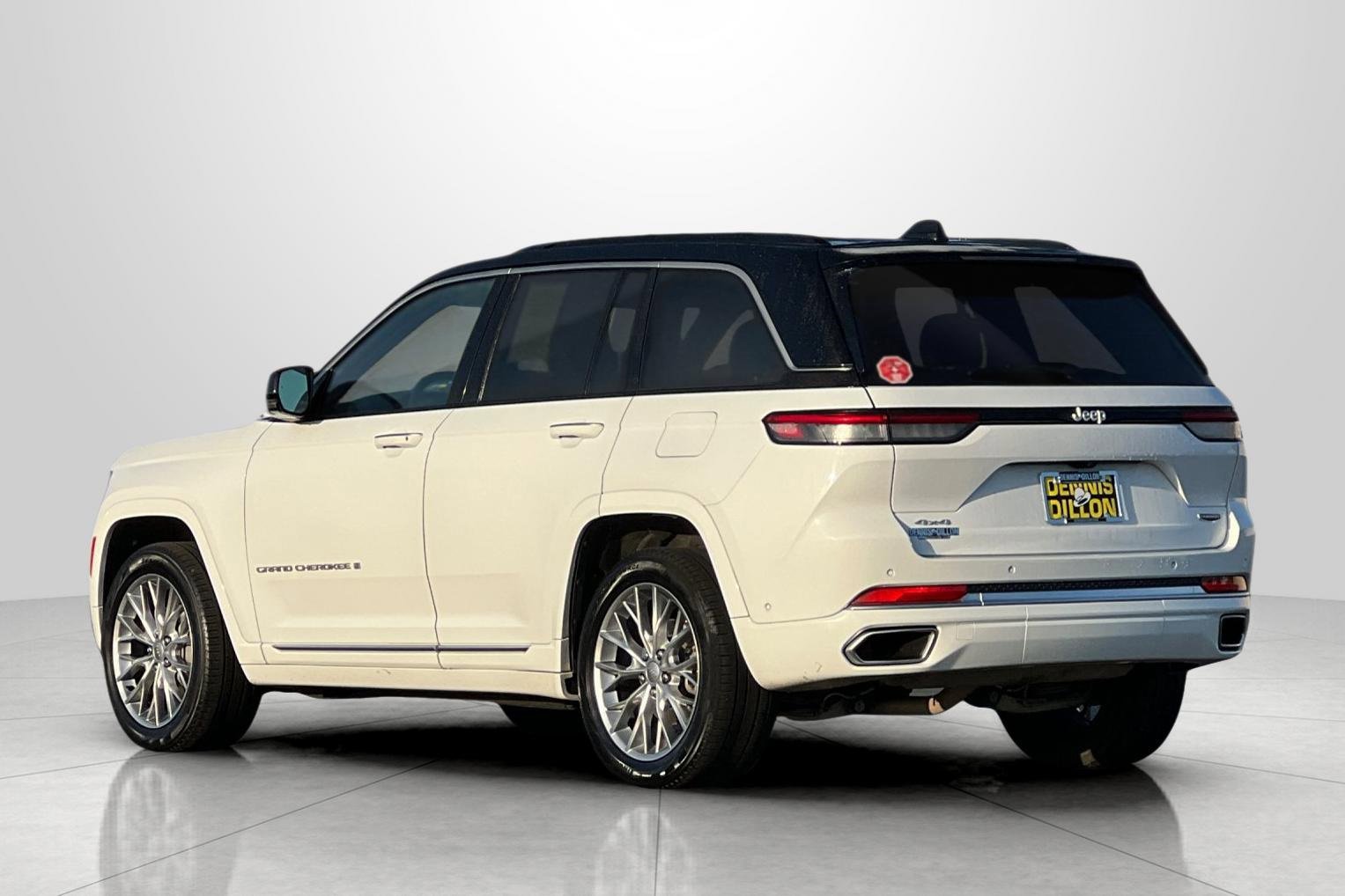 Used 2024 Jeep Grand Cherokee Summit image 7