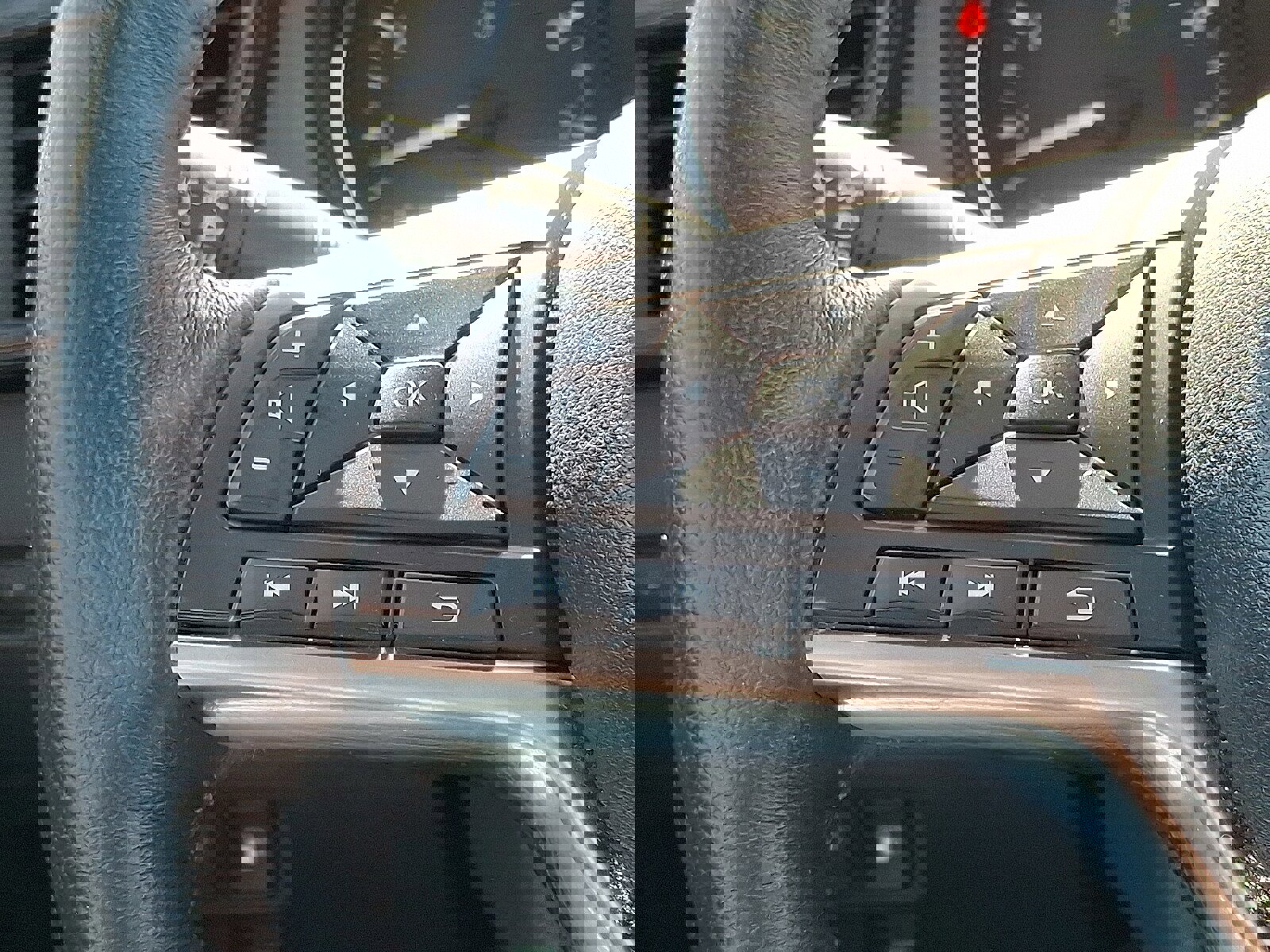 Used 2018 Nissan Rogue SL image 19