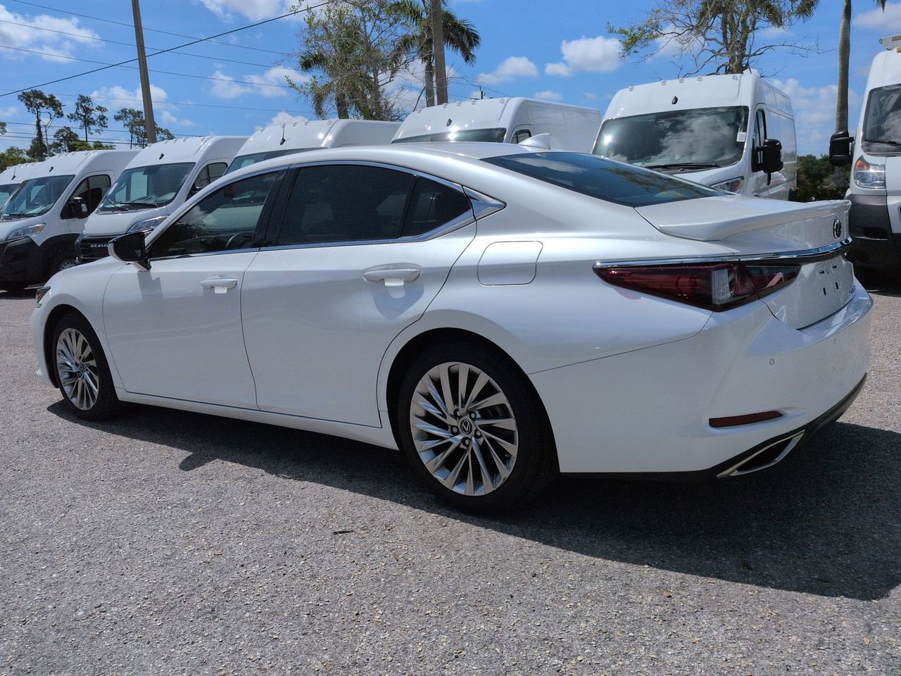 Used 2023 Lexus ES 350 Ultra Luxury w/ Accessory Package (Z1) FWD image 7