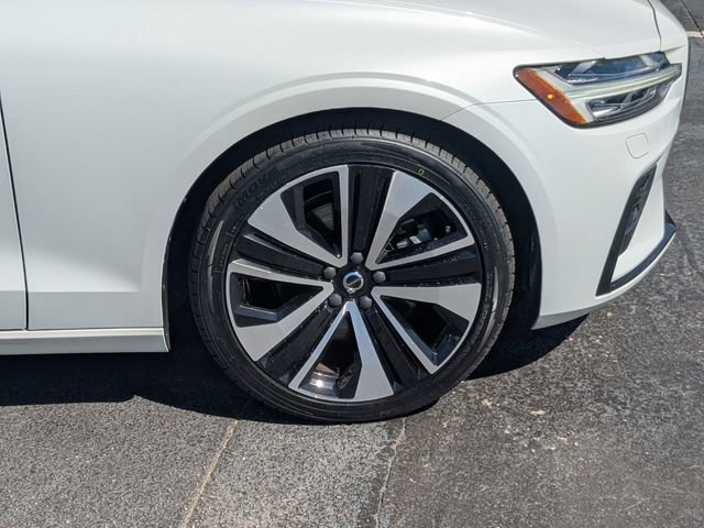 Used 2022 Volvo S60 B5 Momentum image 12