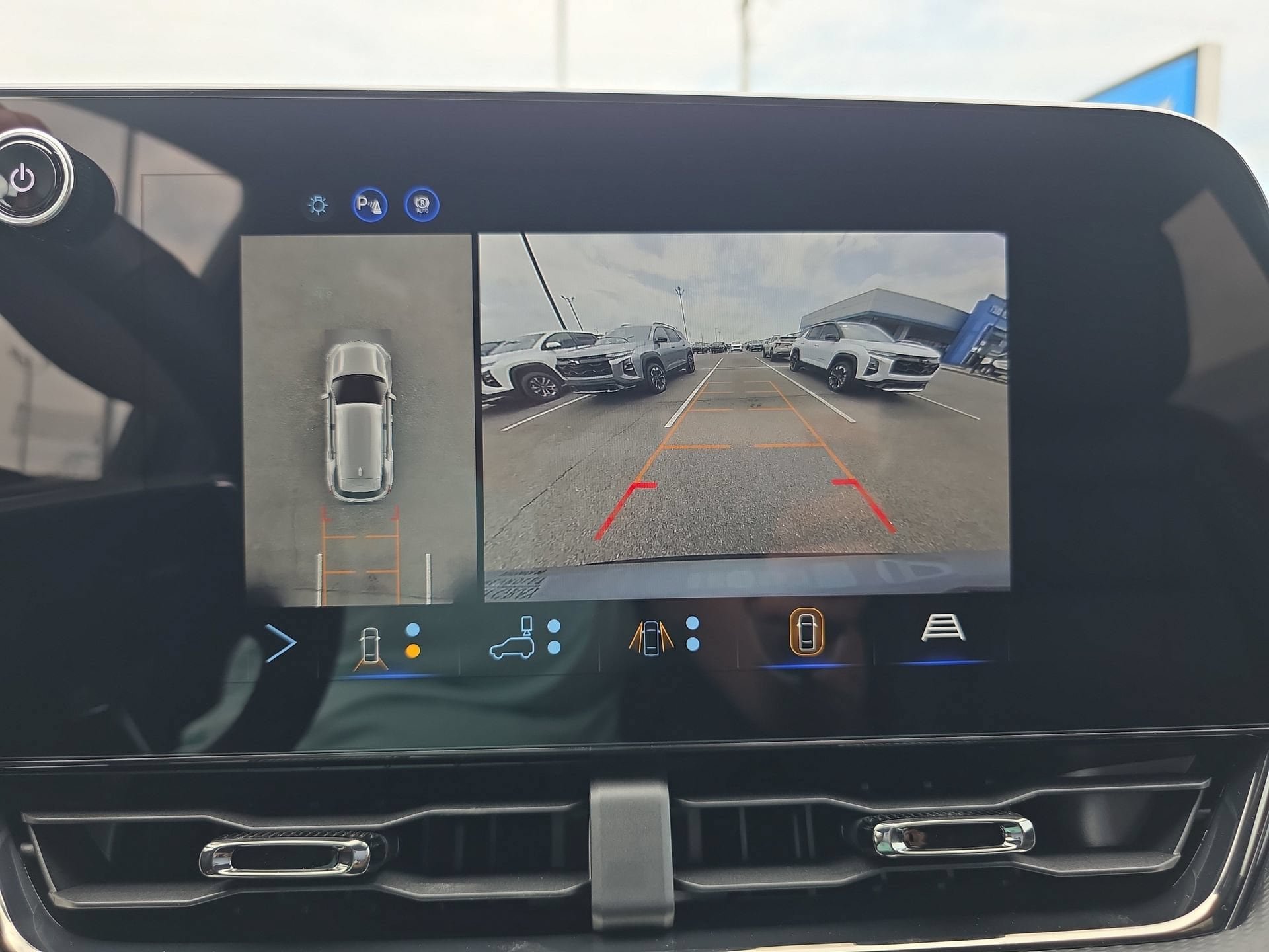 New 2027 Chevrolet Equinox RS w/ Safety and Technology Package AWD/4WD image 23