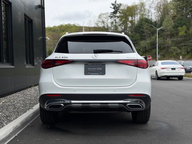 Used 2025 Mercedes-Benz GLC 300 4MATIC image 7