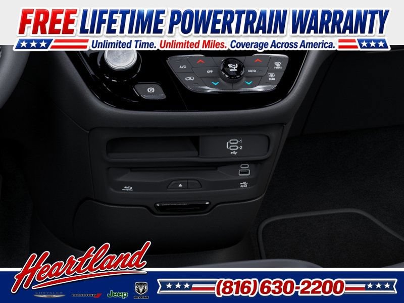 New 2027 Chrysler Pacifica Select w/ Family Tech Group AWD/4WD image 24