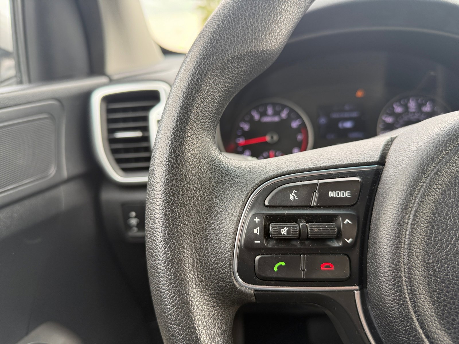 Used 2019 Kia Sportage LX image 18