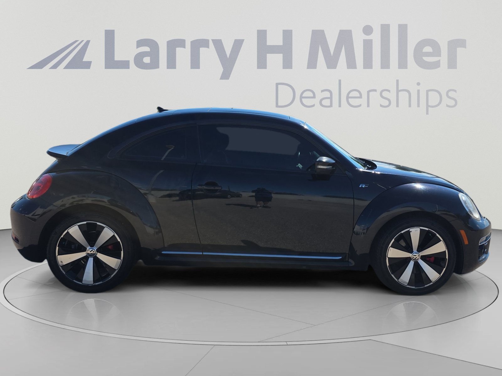 Used 2014 Volkswagen Beetle R-Line FWD image 6