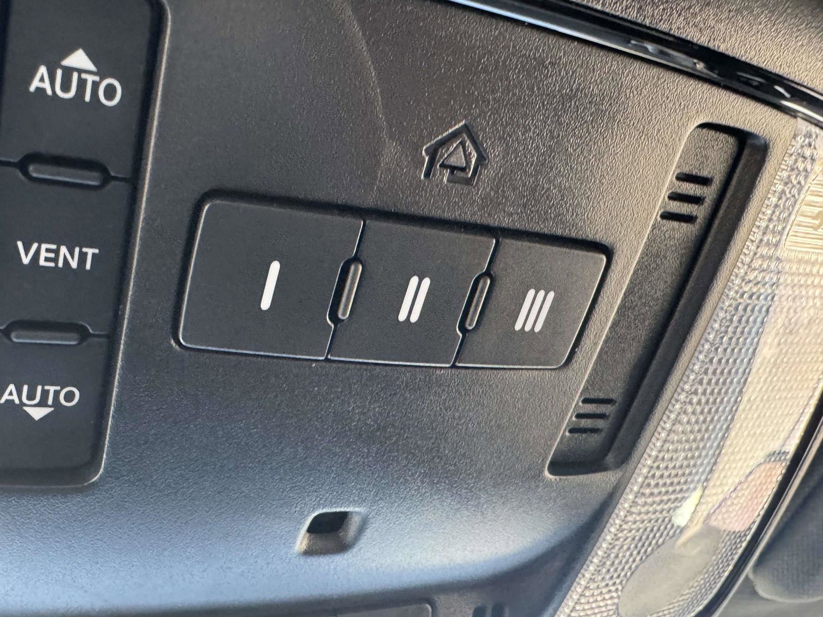 Used 2023 Dodge Durango R/T image 34