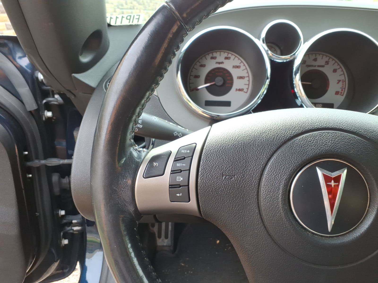 Used 2007 Pontiac Solstice Convertible w/ Premium Package RWD image 26