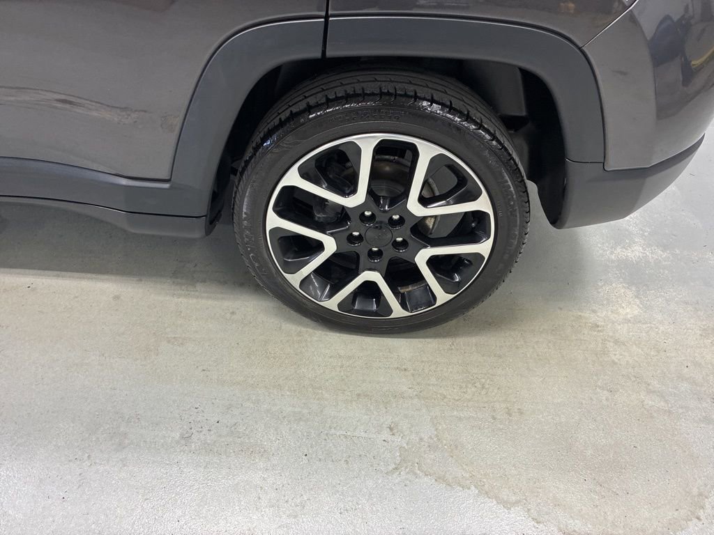 Used 2019 Jeep Compass Limited w/ Premium Lighting Group image 29