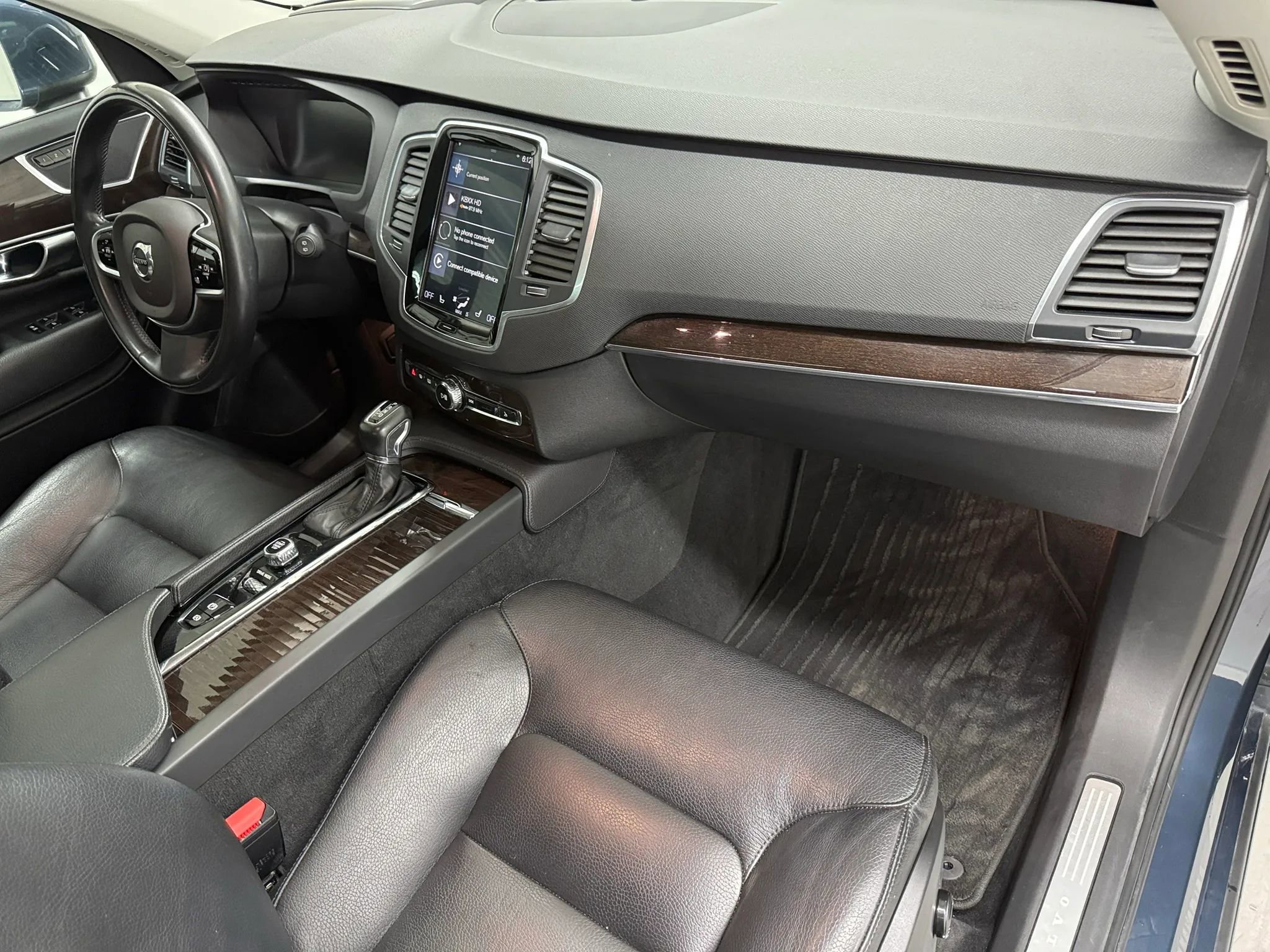 Used 2019 Volvo XC90 T6 Momentum w/ Advanced Package image 10