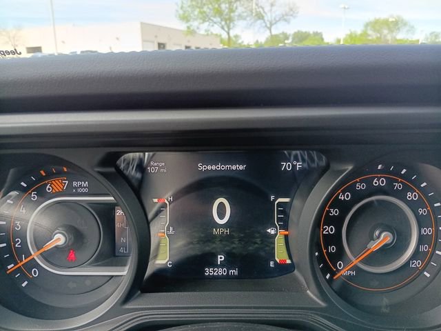 Used 2025 Jeep Wrangler Unlimited Sahara AWD/4WD image 5