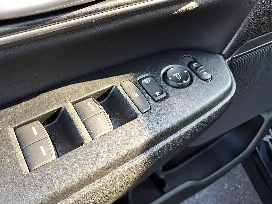 Used 2019 Honda CR-V EX-L image 11
