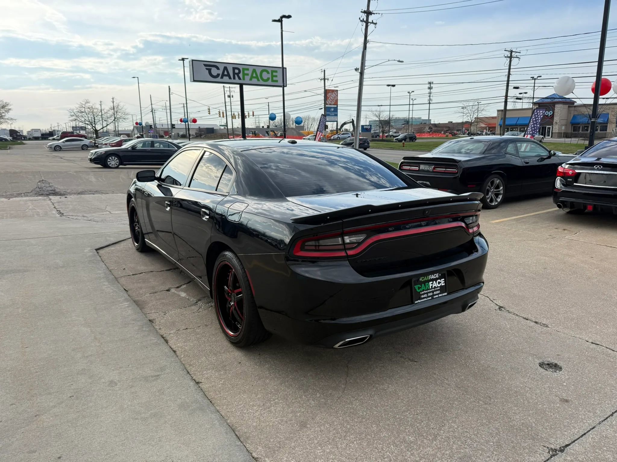 Used 2020 Dodge Charger SXT w/ Blacktop Package RWD image 8