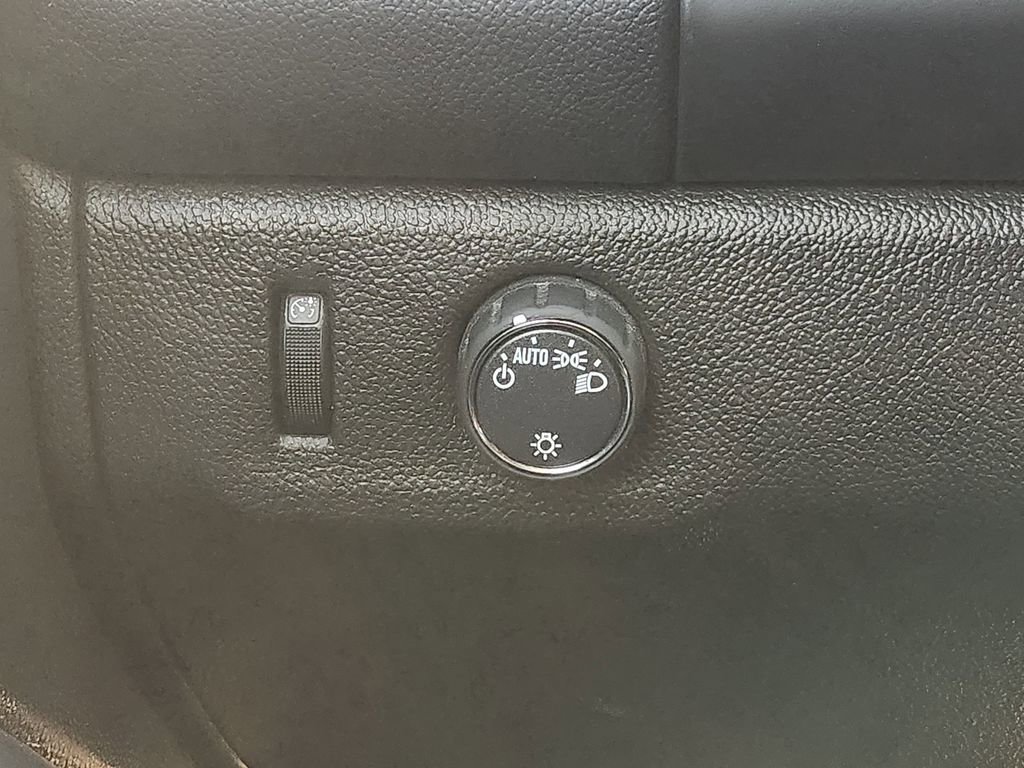 Used 2022 Chevrolet Colorado LT w/ Fleet Safety Package image 22