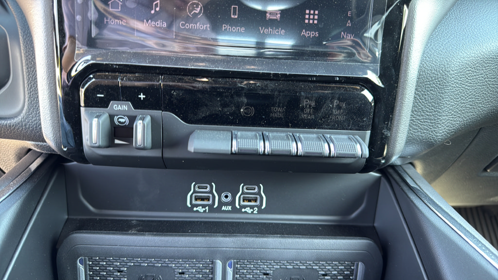 New 2027 RAM 3500 Laramie w/ Night Edition AWD/4WD image 22