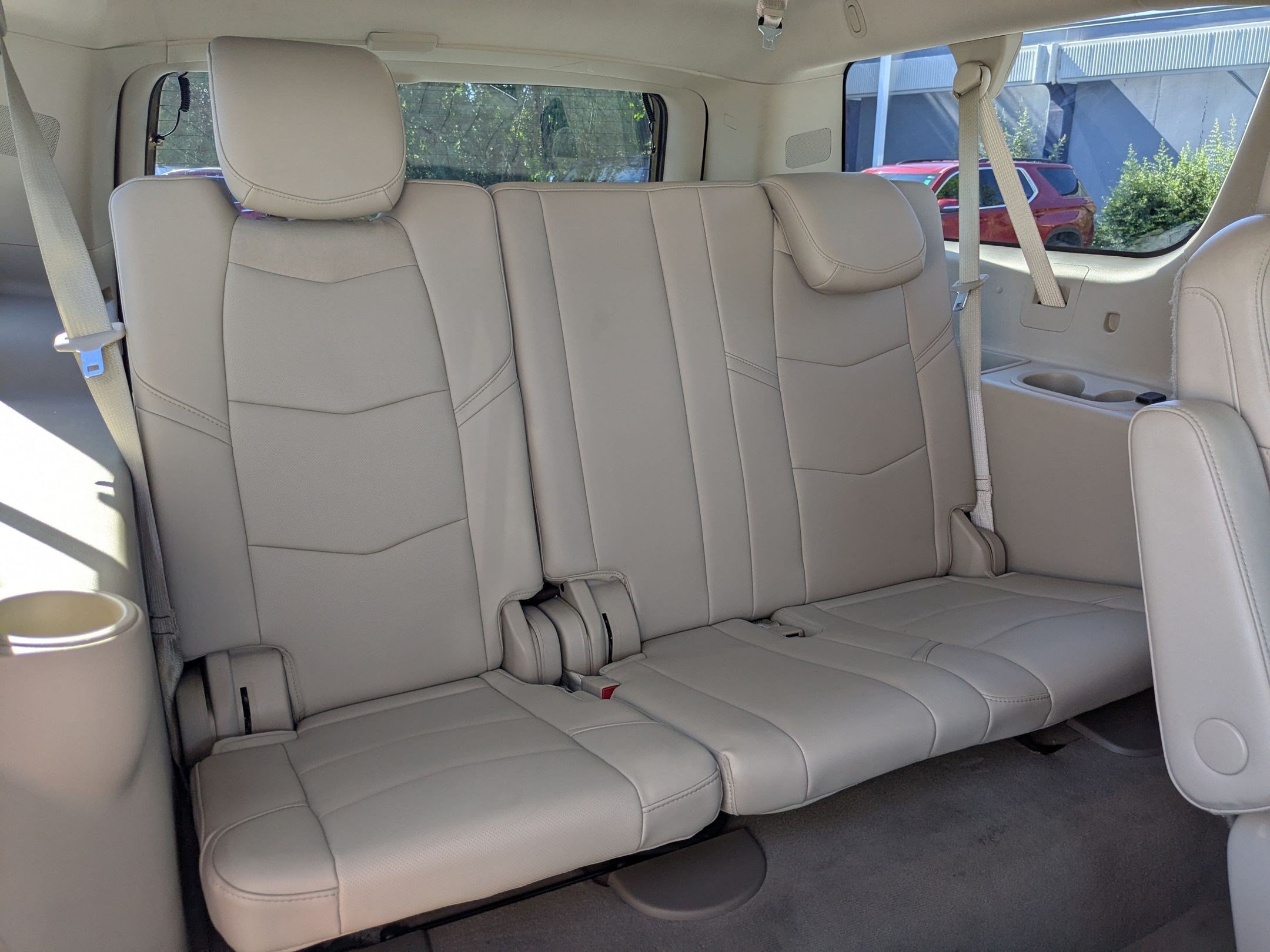 Used 2020 Cadillac Escalade ESV Luxury AWD/4WD image 30