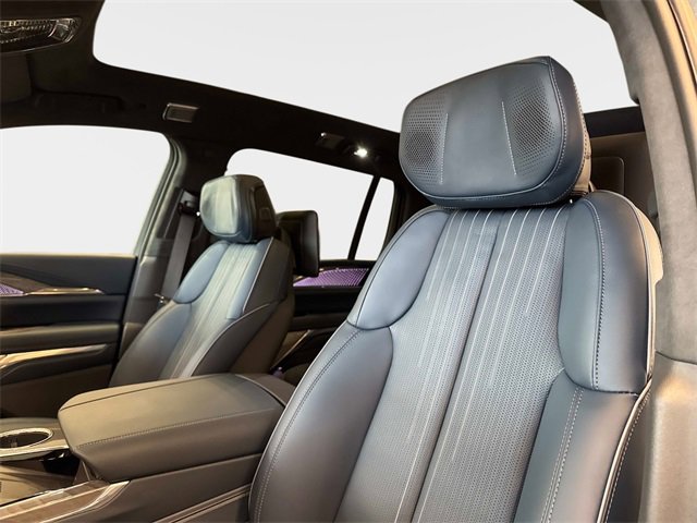 New 2026 Cadillac Escalade IQ Luxury 2 image 18