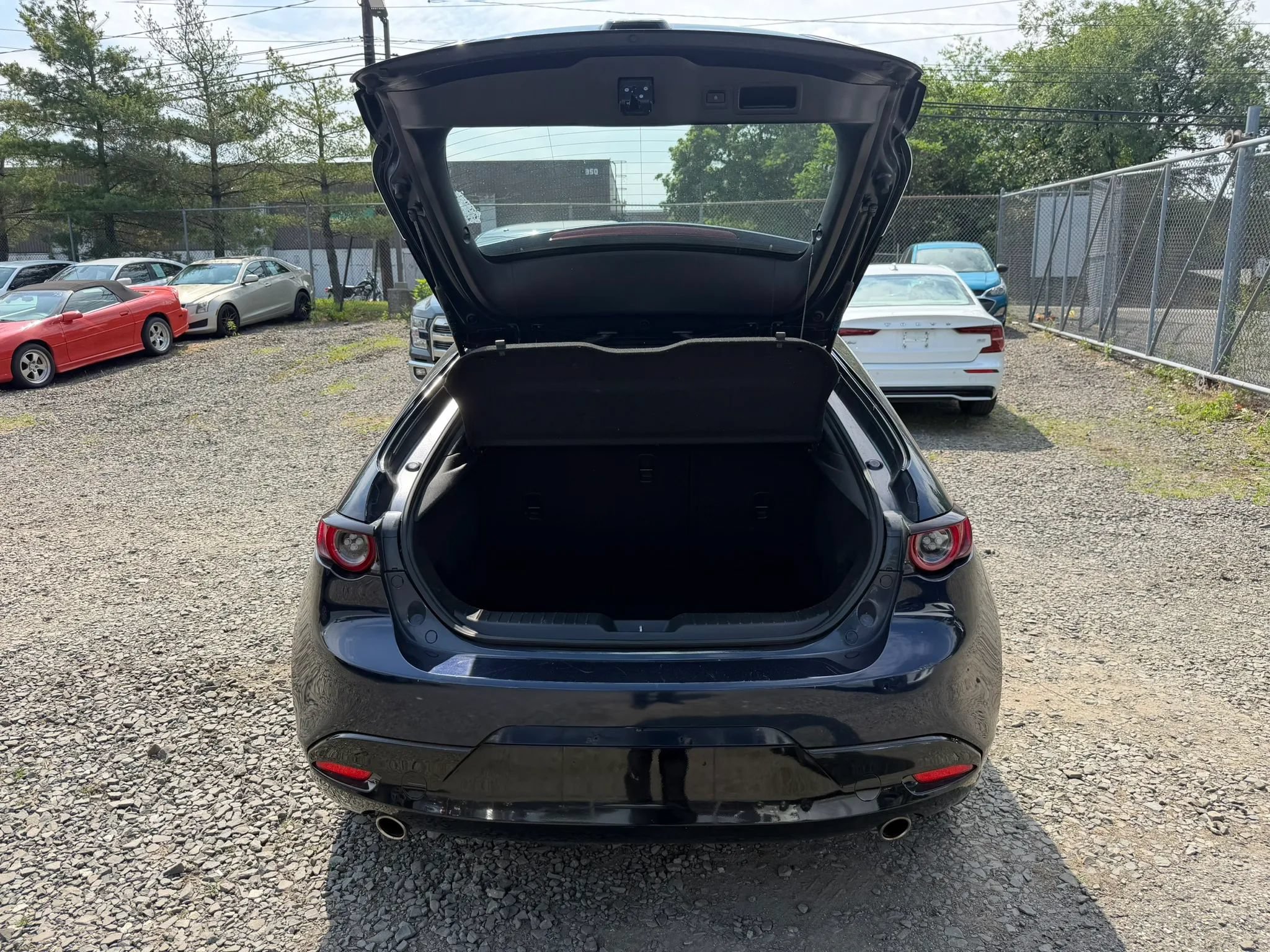 Used 2020 MAZDA MAZDA3 Hatchback FWD image 25
