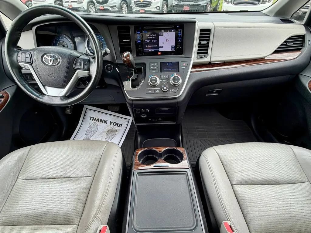 Used 2015 Toyota Sienna Limited Premium FWD image 22