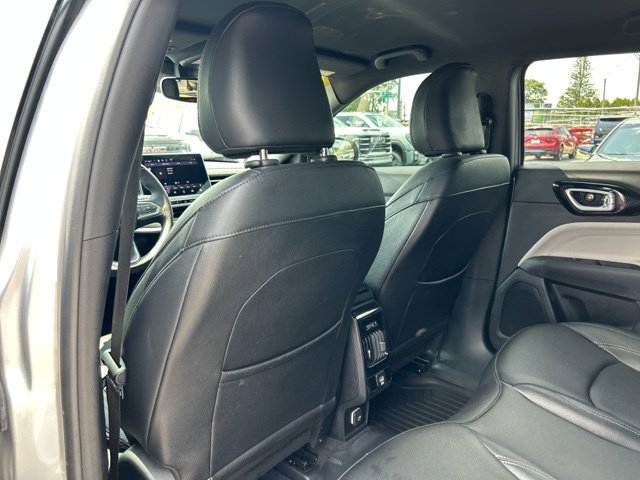 Used 2025 Jeep Compass Limited AWD/4WD image 18