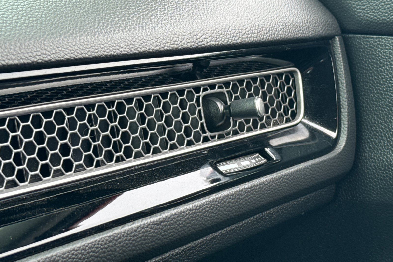 Used 2022 Honda Civic EX-L image 29