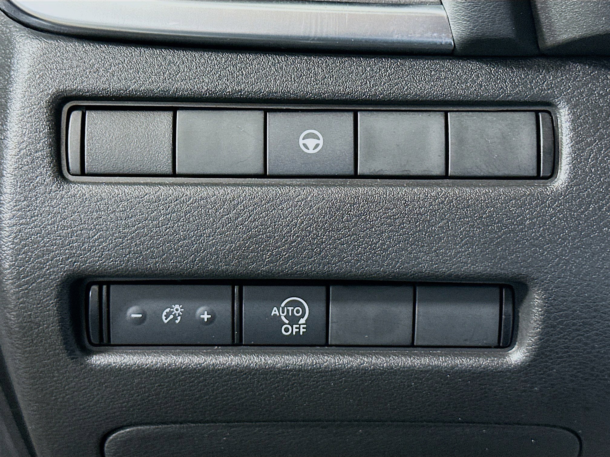 Used 2023 Nissan Rogue SV image 17