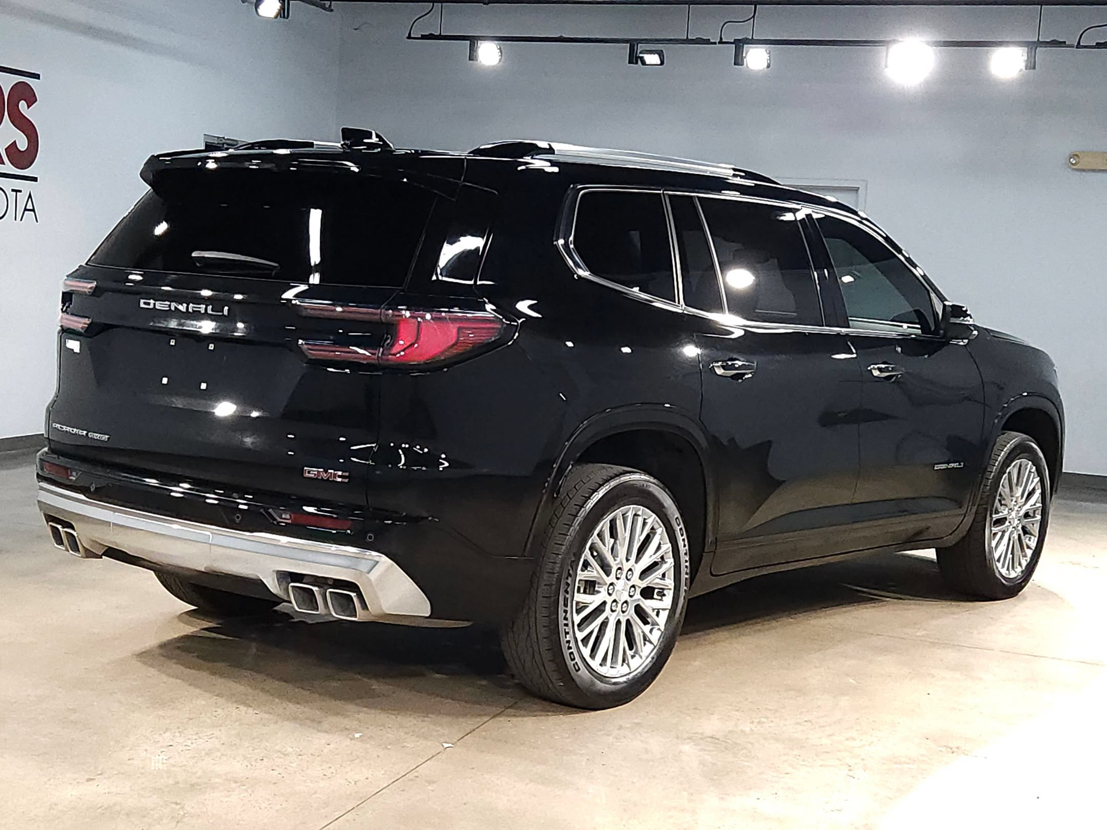 Used 2024 GMC Acadia Denali AWD/4WD image 7