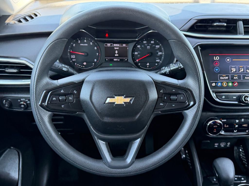 Used 2023 Chevrolet TrailBlazer LT w/ Convenience Package FWD image 16