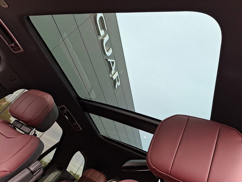 New 2025 Land Rover Range Rover Sport Dynamic SE image 11