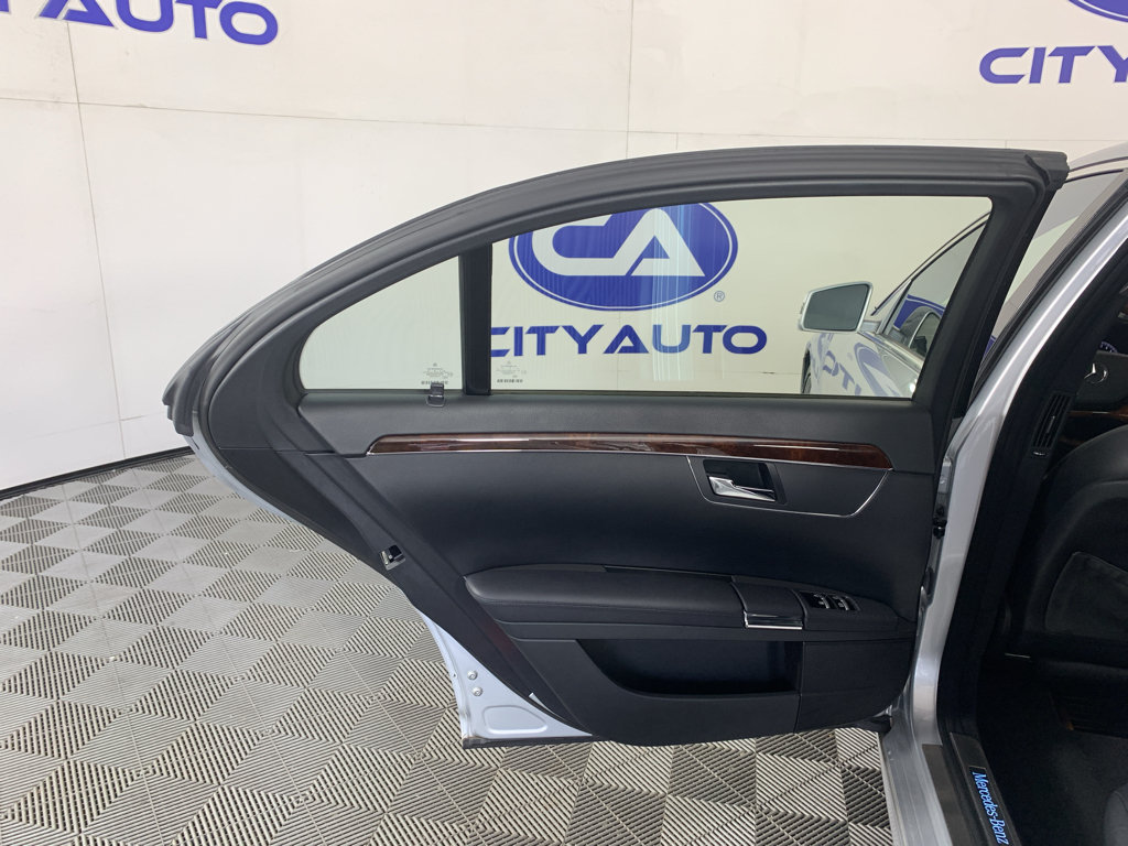 Used 2011 Mercedes-Benz S 550 image 31