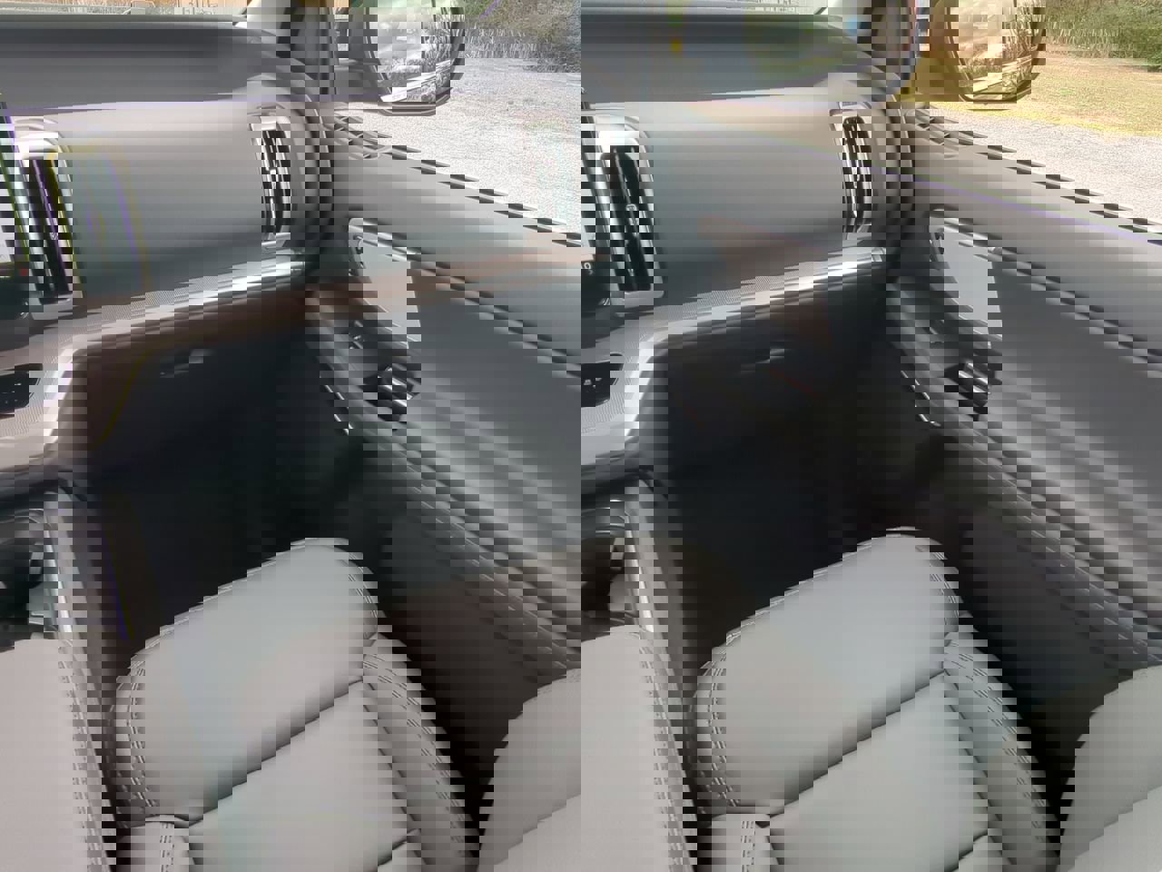 New 2026 Ford Expedition Active image 15