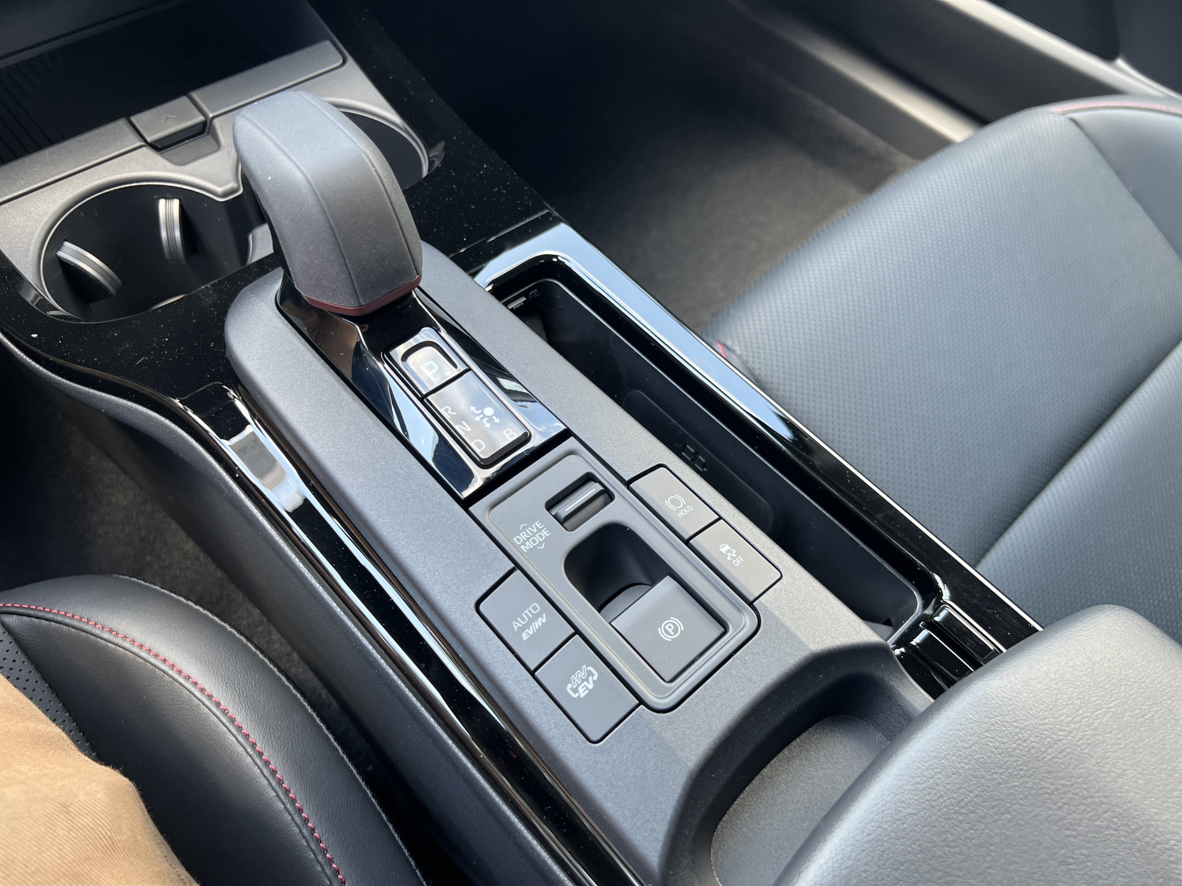 New 2026 Toyota Prius Plug-In Hybrid FWD image 19