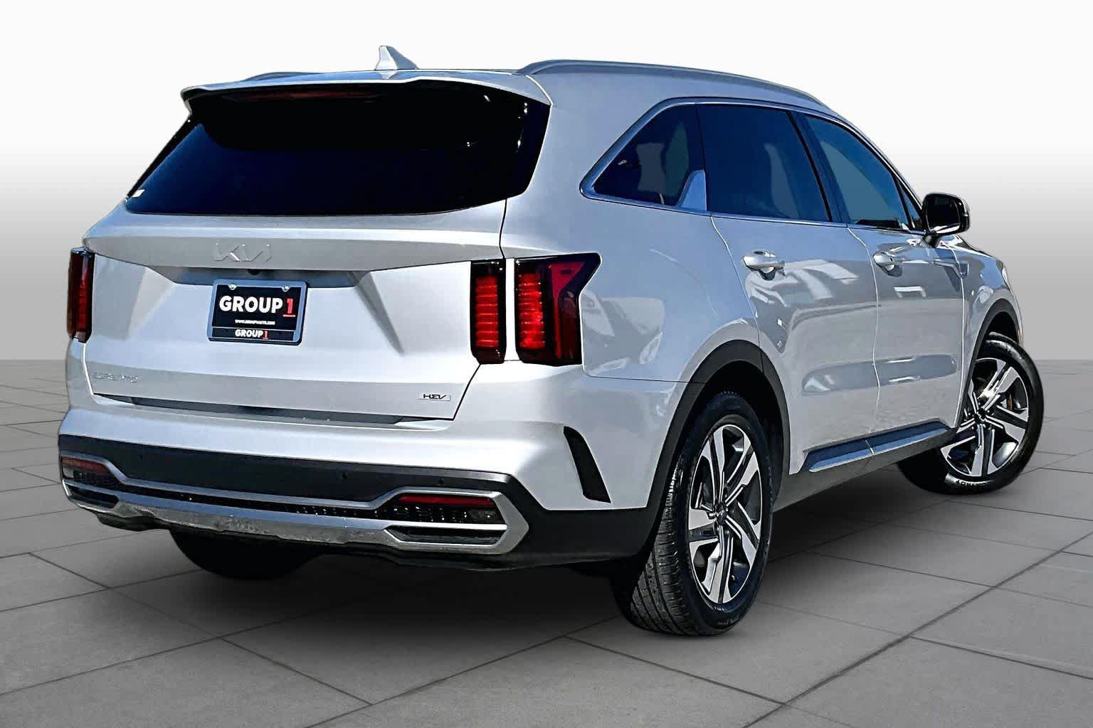 Used 2023 Kia Sorento EX w/ Panoramic Sunroof Package AWD/4WD image 13