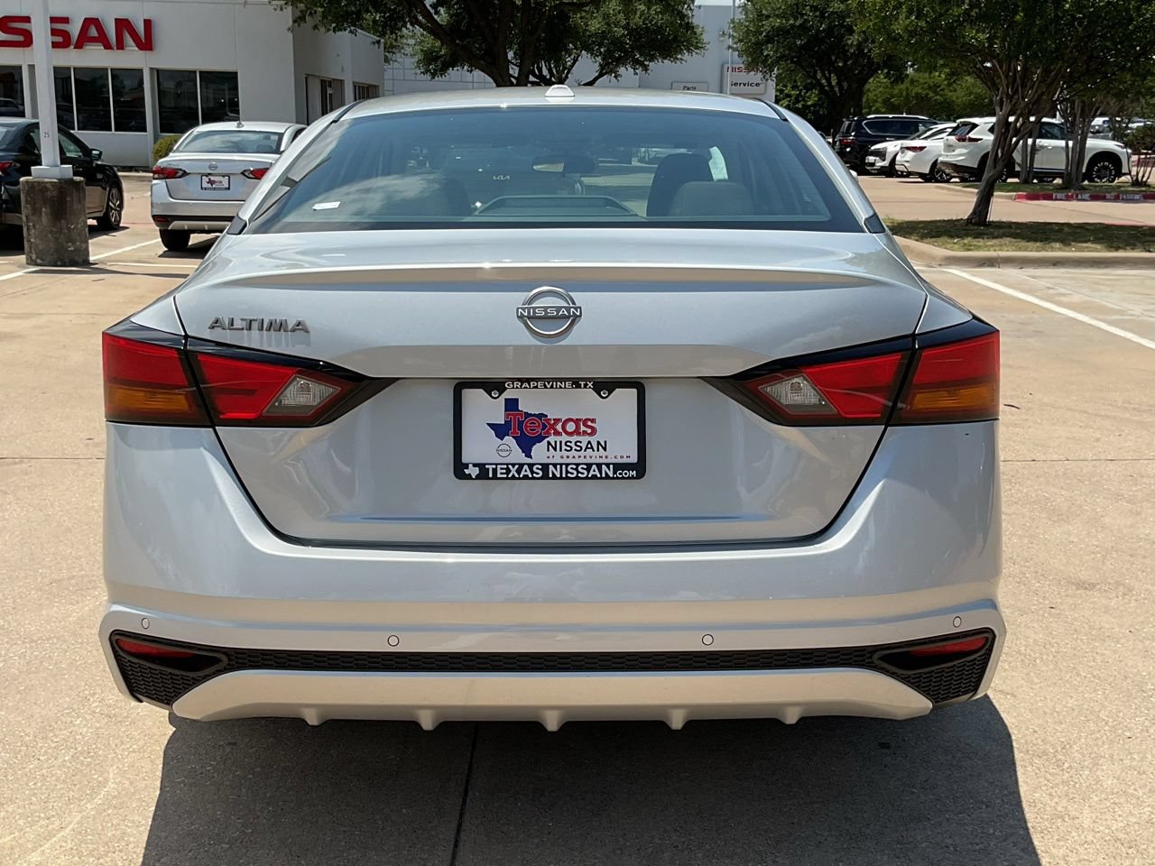 Used 2025 Nissan Altima 2.5 SV FWD image 5