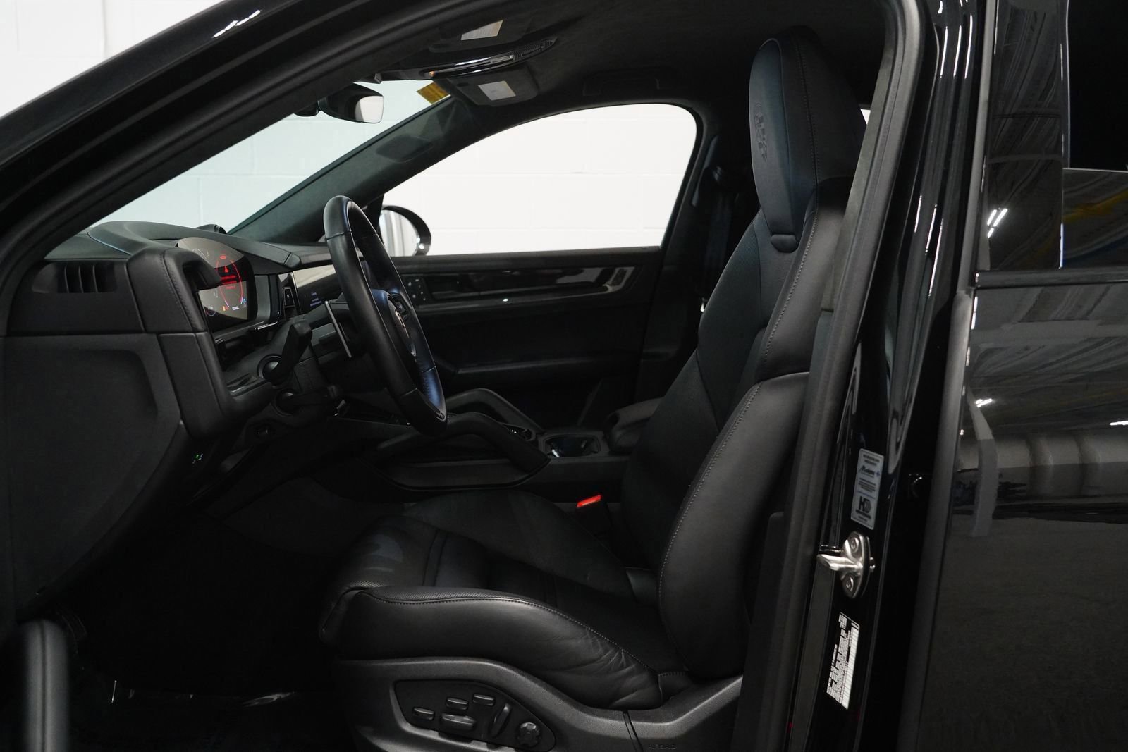 Used 2025 Porsche Cayenne Turbo GT image 12