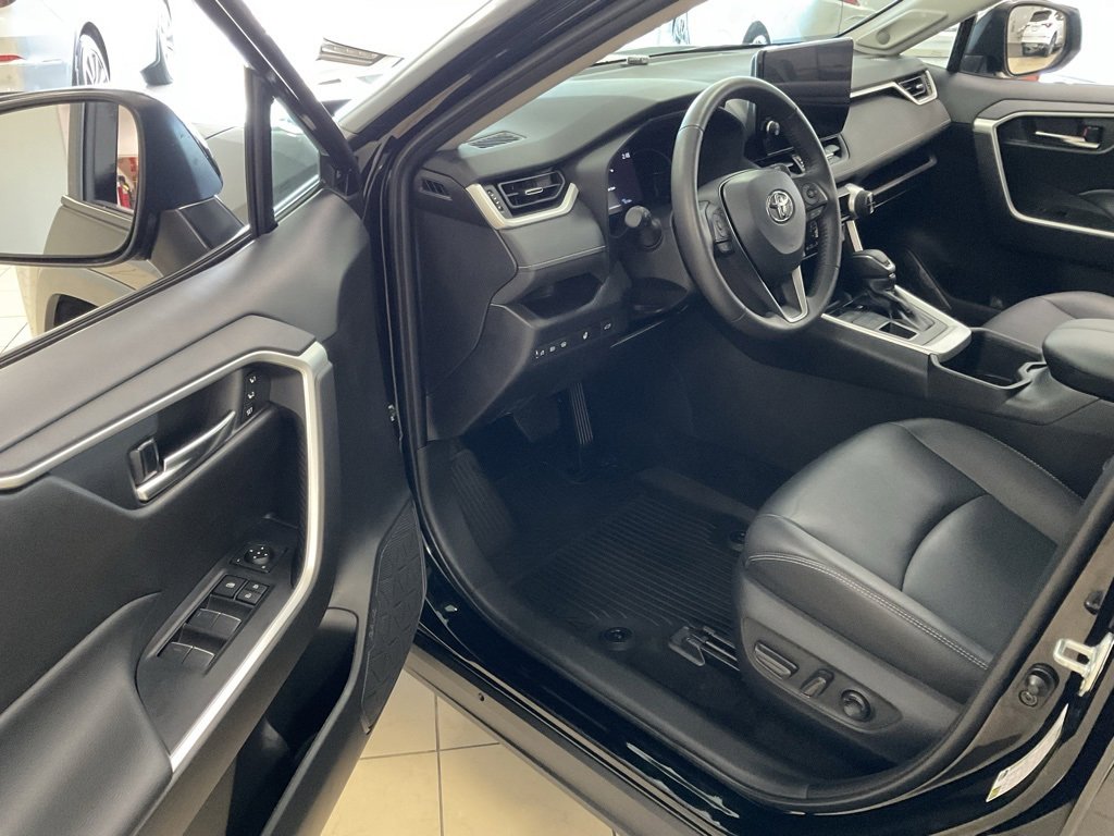 Used 2024 Toyota RAV4 XLE Premium image 10