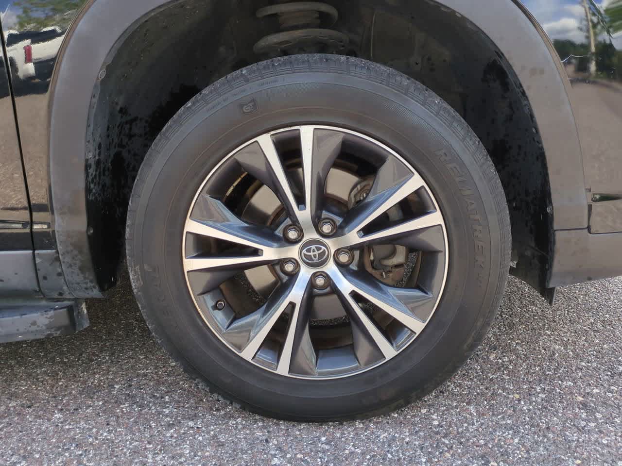 Certified 2019 Toyota Highlander Plus FWD image 11