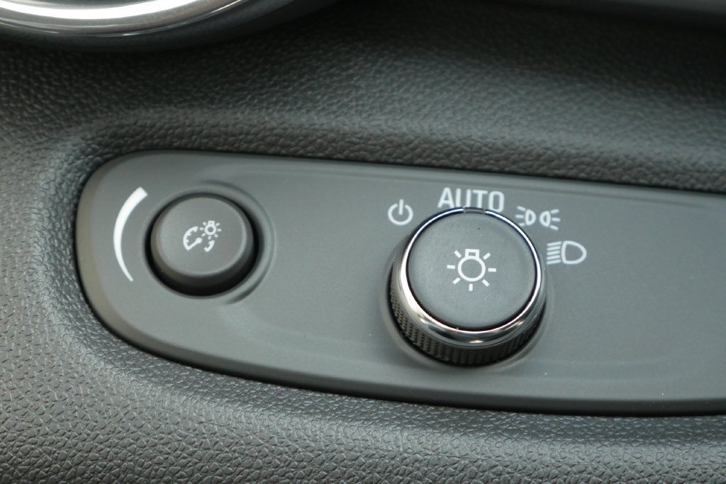 New 2026 Chevrolet Trax LT w/ LT Convenience Package FWD image 20