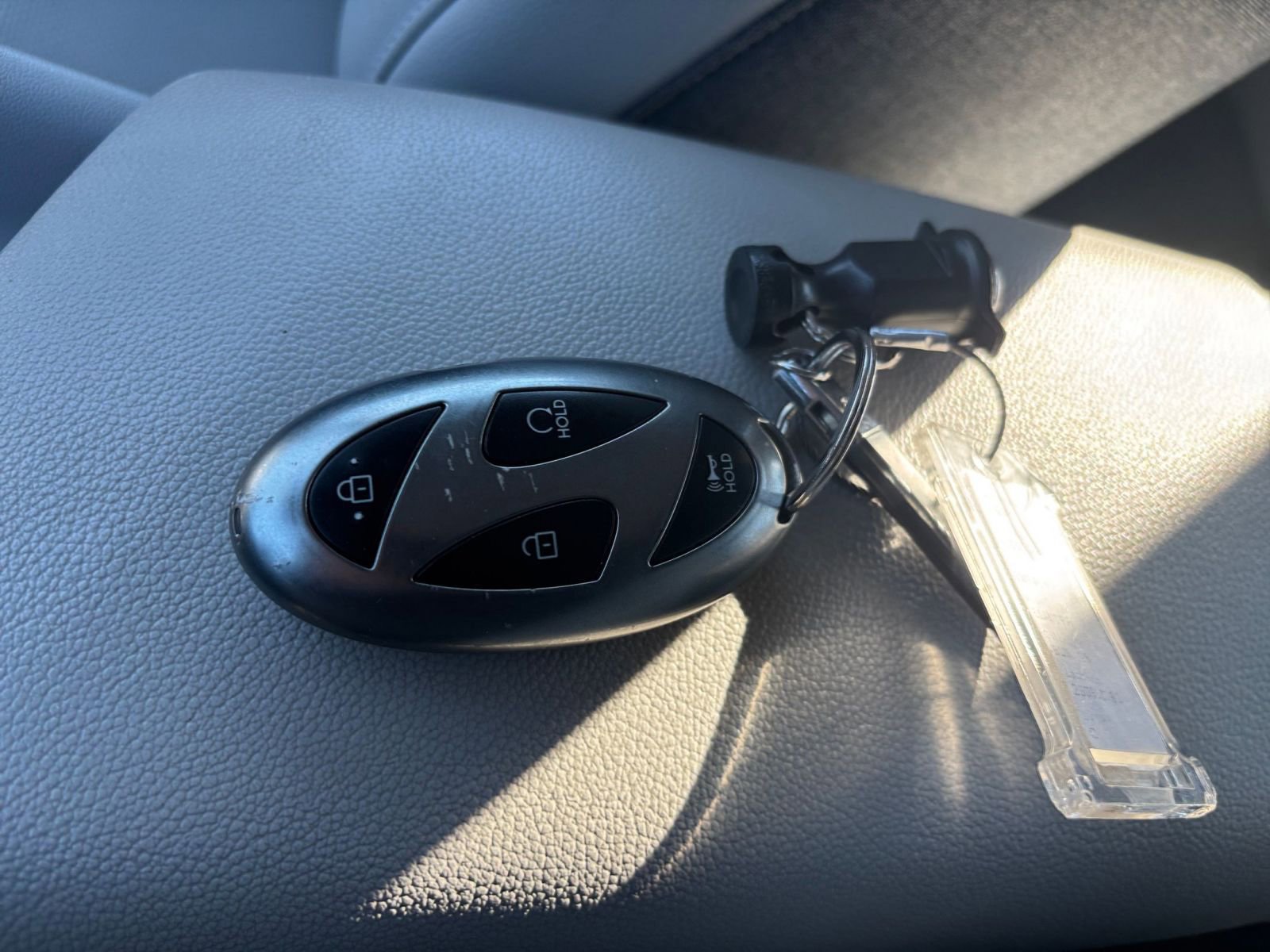 Used 2025 Hyundai Elantra Limited image 27