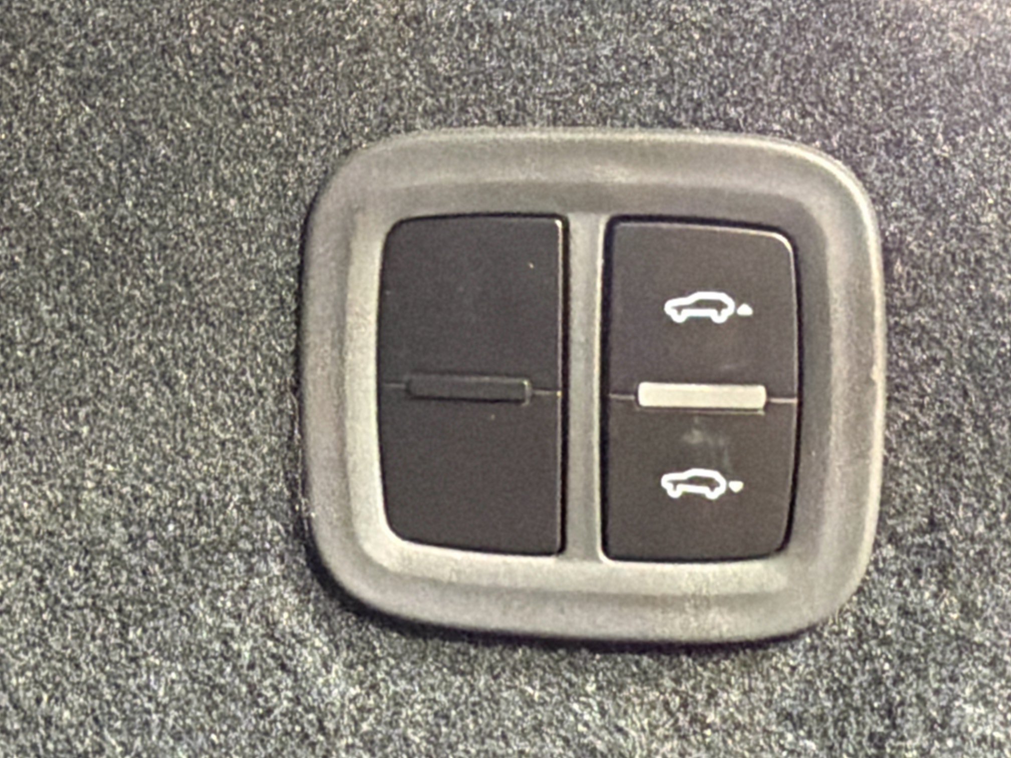 Certified 2026 Porsche Macan Electric RWD image 14