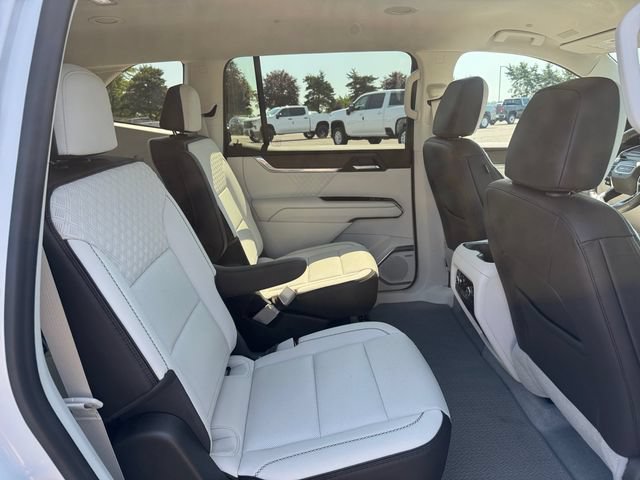 Used 2024 GMC Acadia Denali FWD image 18