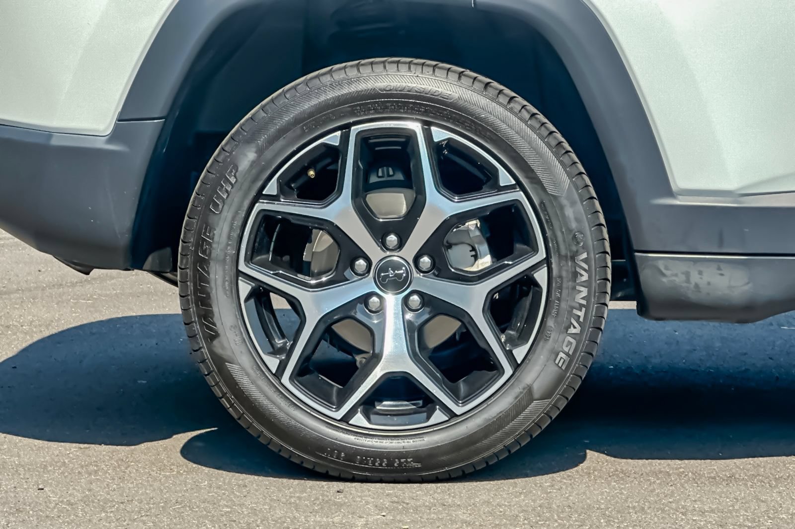 Used 2025 Jeep Compass Limited AWD/4WD image 39