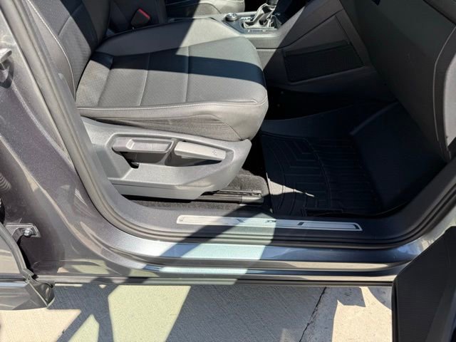 Used 2021 Volkswagen Tiguan SE R-Line AWD/4WD image 78